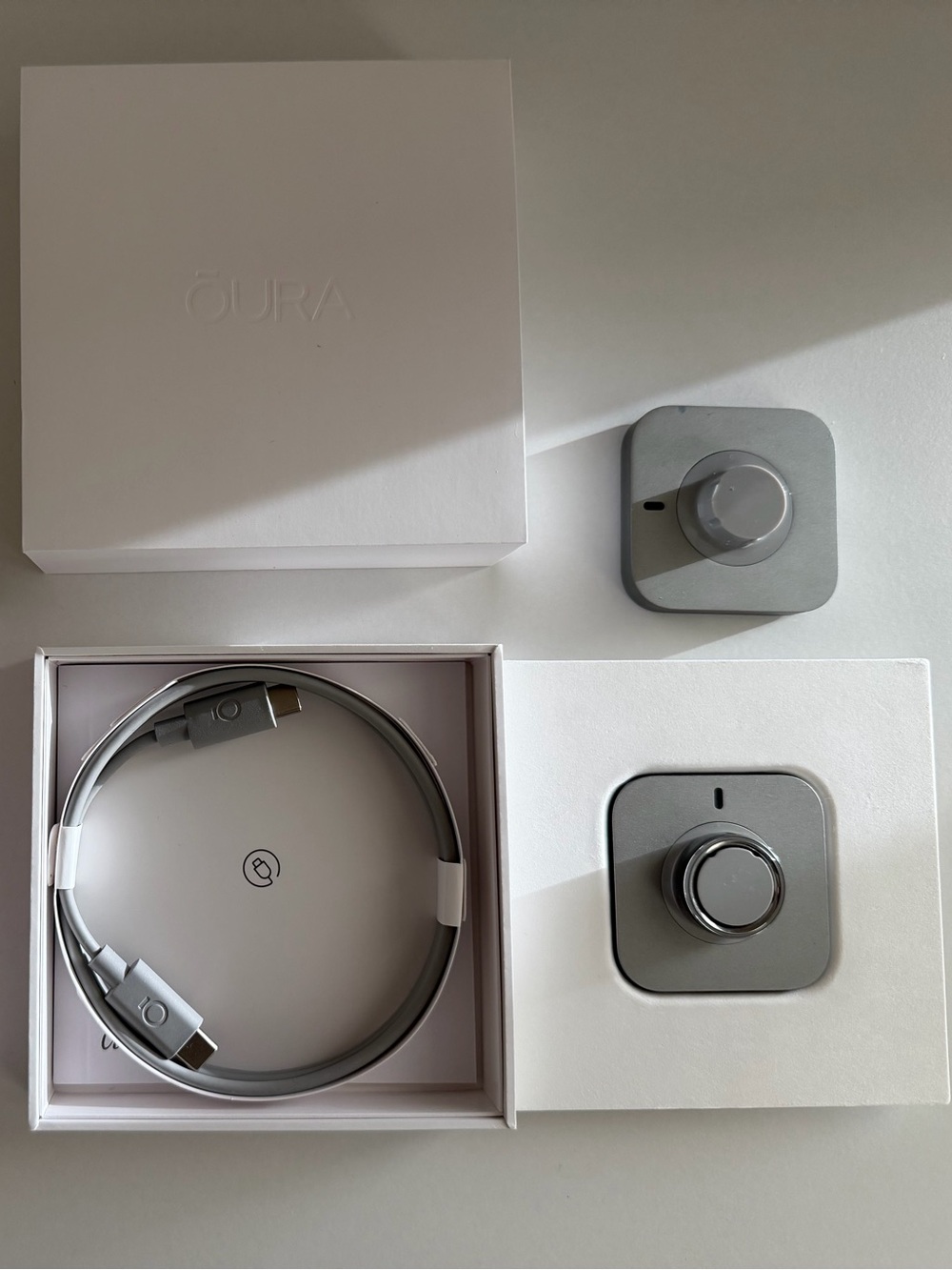 Oura Silver 8 Gray + 2 Charging Cables